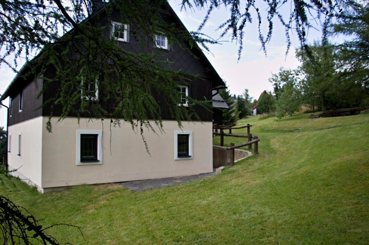 Chaloupka Slamenka Villa Loučná pod Klínovcem Exteriör bild