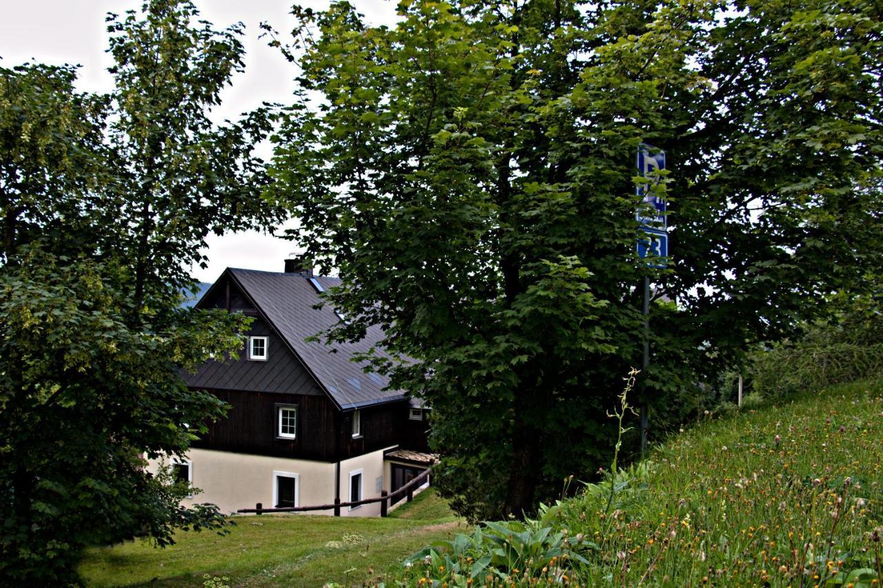 Chaloupka Slamenka Villa Loučná pod Klínovcem Exteriör bild
